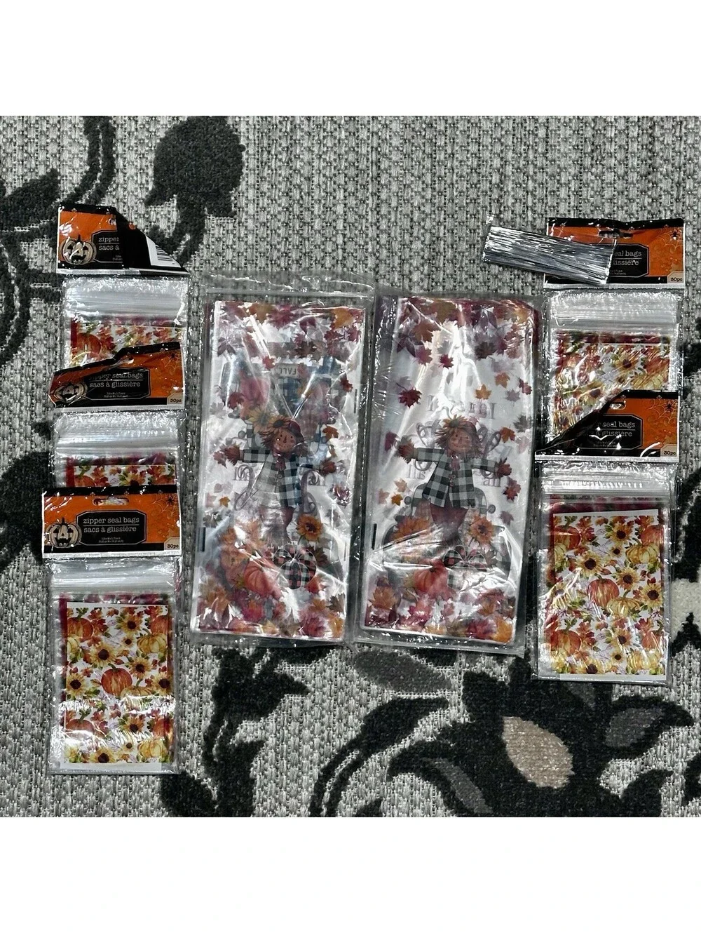 Lot of 450 Festive Autumn Harvest Halloween Trunk or Treat Bags 🎃 (2 Sizes) NEW